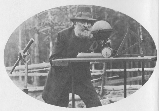 August Mattson vid sitt observatoriebord.